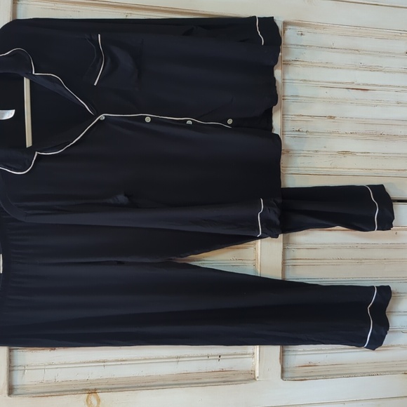 Eberjey, Giselle, Black Long Sleeve And Long Pants Pajama Set. Small - Picture 3 of 9